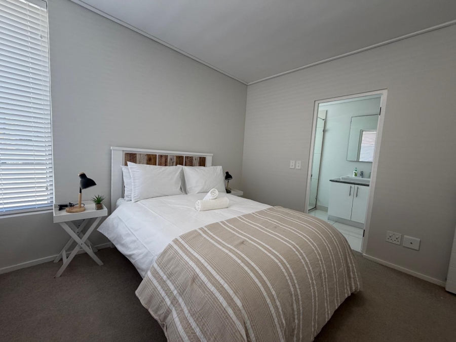 To Let 1 Bedroom Property for Rent in Green Point Western Cape
